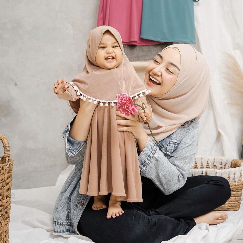 Baju Muslim Anak Perempuan Jersey Import Original Khaireen / Gamis Anak Pompom Cantik