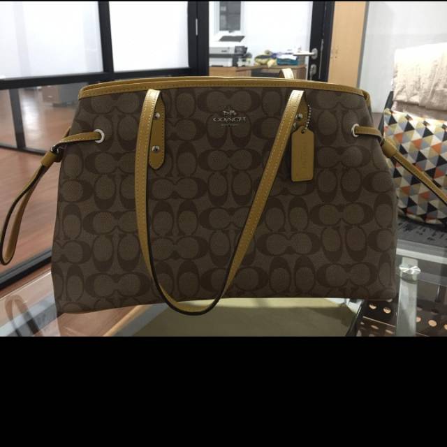 Preloved Tas Coach Drawstring Carryall Tote Bag