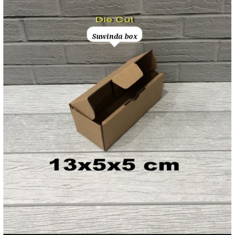 

Kardus uk. 13x5x5 cm.... box karton model pizza untuk aksesoris-dll