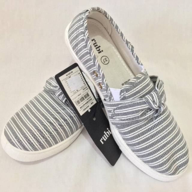  Sepatu  wanita  sneakers RUBI import baru Shopee Indonesia