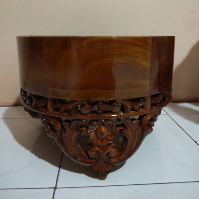 Tebok ukir branjangan