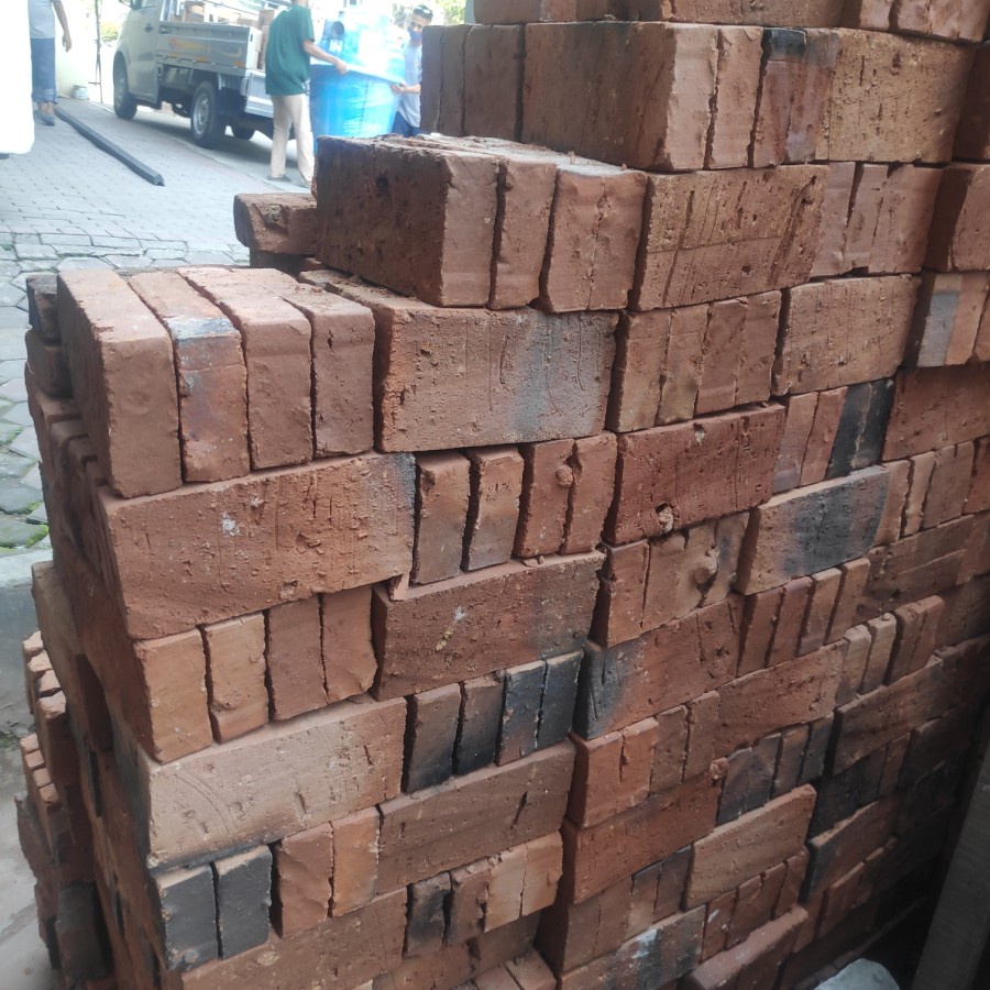 bata merah / bata press - bata merah /1rb