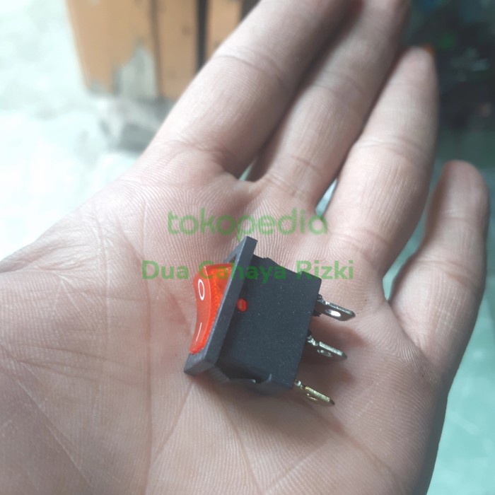 saklar on of switch rocker LED merah 3 pin size medium
