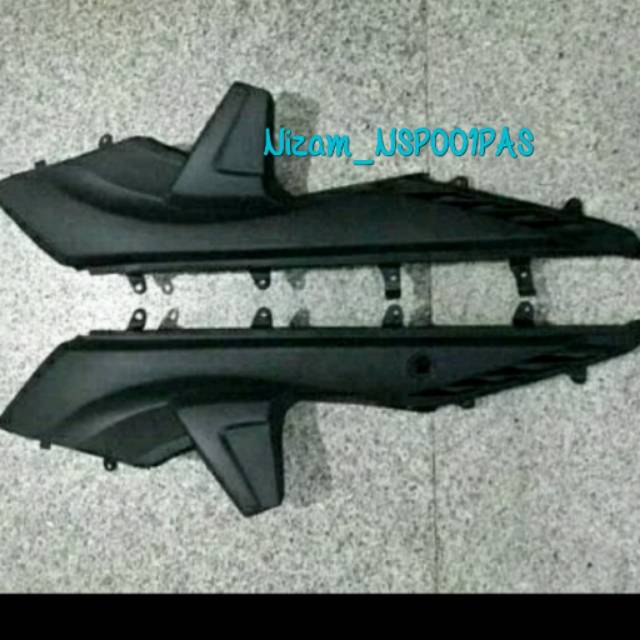 Sambungan Body cover Samping Vario 110 Karbu Body Cover Samping Cover Body Samping