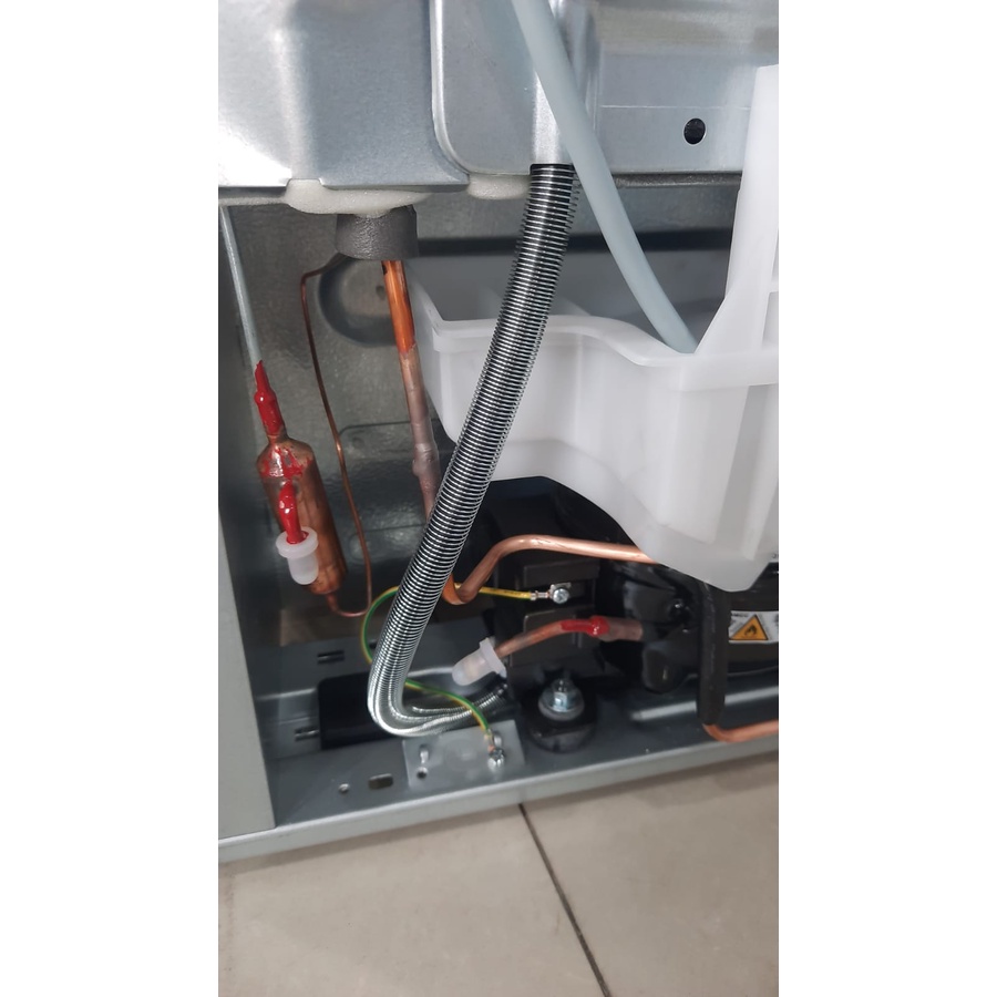 TOSHIBA KULKAS 2 PINTU LOW WATT INVERTER GR B22IS / GR-B22IS MADE IN THAILAND