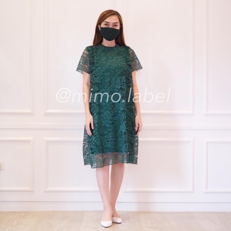 Lace dress with masker