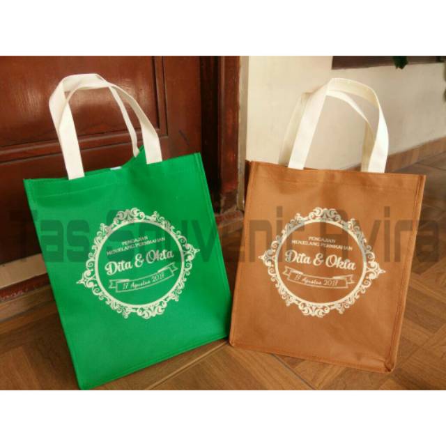 

Tas Berkat / Tas Nasi Kotak / Tas Box Nasi ukuran 22x22x30