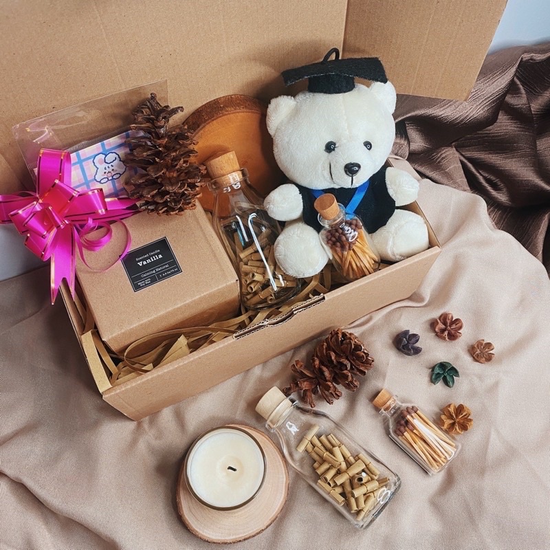 

gift Box wisuda hampers kado gift wisuda aesthetic