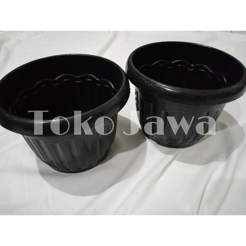 Pot Bunga Pot Tanaman Pot Plastik Pot Bunga Model Belimbing Uk 28 HITAM