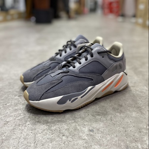 Adidas Yeezy Boost 700 Magnet 100% Original BNIB - 9.5