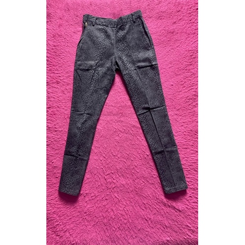 jeans bersisik ular