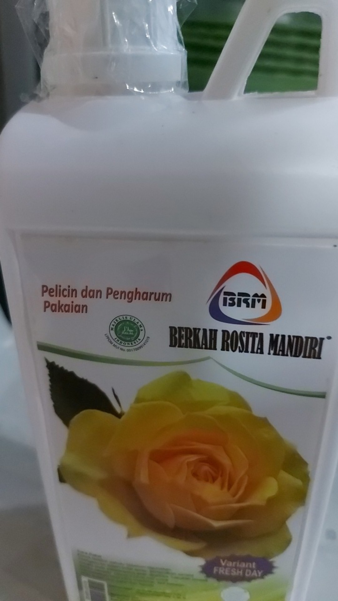 Pelicin Dan Pengharum Pewangi Pelembut Pakaian Baju Laundry Brm Jerigen 1 Liter