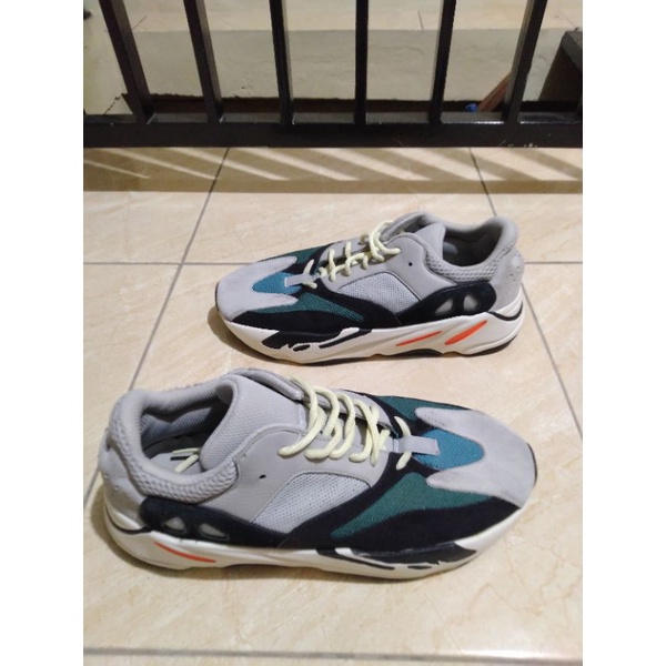 yeezy wave runner 700 10.5