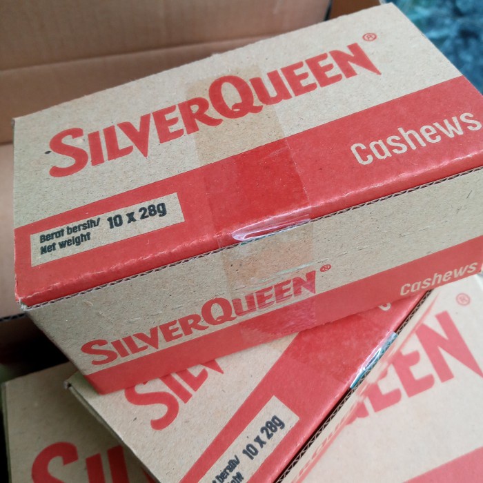 

COKELAT- SILVERQUEEN 33 GR ISI 10 PCS MEDE METE CASHEW - COKELAT COKLAT -COKELAT.