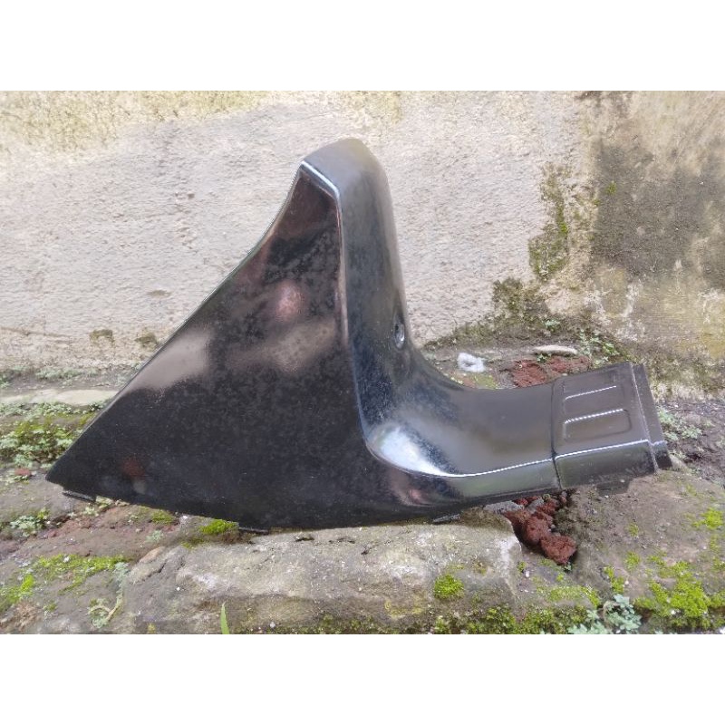 cover tengah body tangki suzuki crystal original