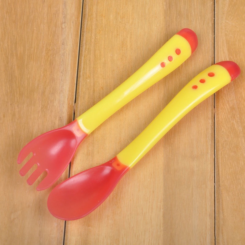 Sendok Makan Bayi / Sendok Garpu Sensor Panas Silikon / Peralatan Makan Bayi TOTALL