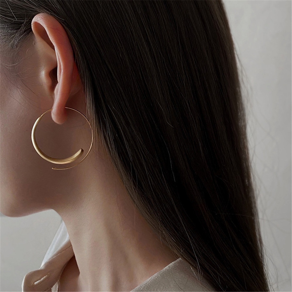 Anting Hoop Bentuk Bulat Warna Emas Gaya Eropa Amerika Untuk Wanita