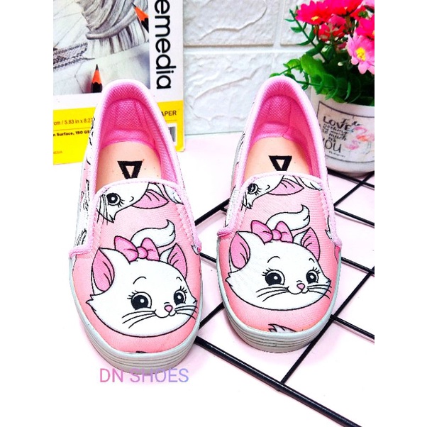 Sepatu Anak slip on anak Perempuan Karakter Marry Pink