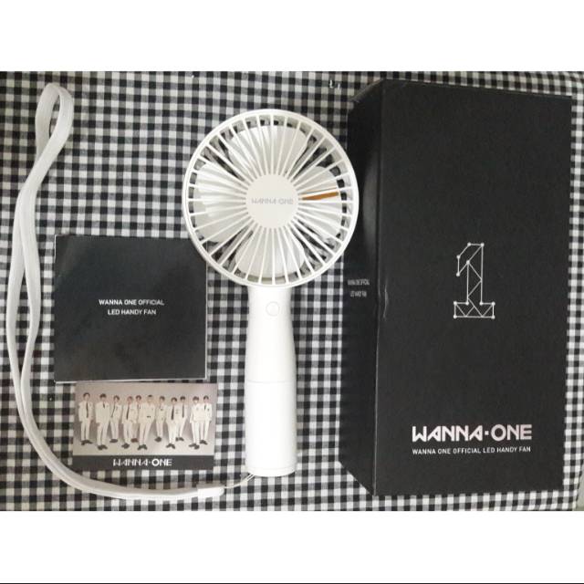 LED FAN WANNA ONE