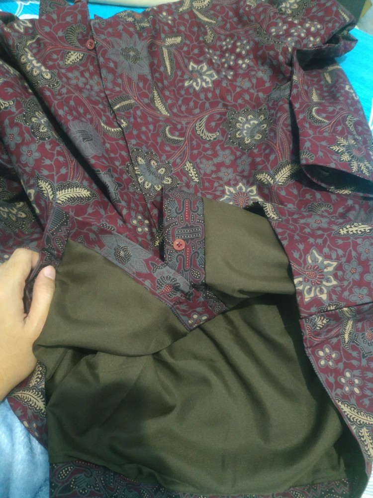 Kemeja Batik Pria Lengan Panjang Premium Kembang Setaman Merah Maroon 722903 Cap 72