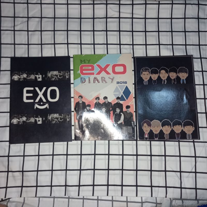 

Buku Tulis EXO