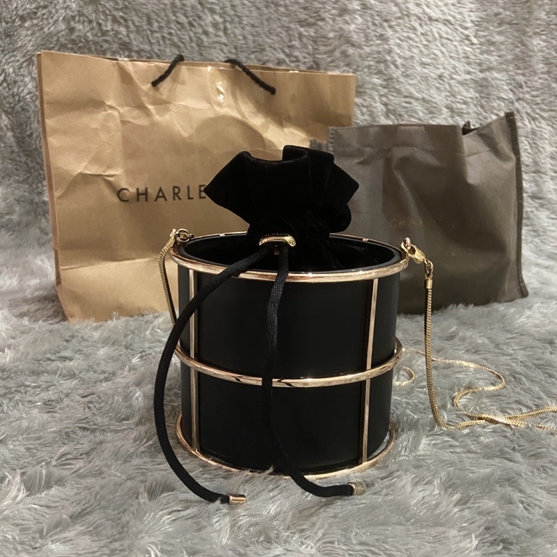 CHARLES & KEITH BUCKET BLAG BAG TAS PARTY PESTA PRELOVED ELEGANT HITAM MINI SLING CNK