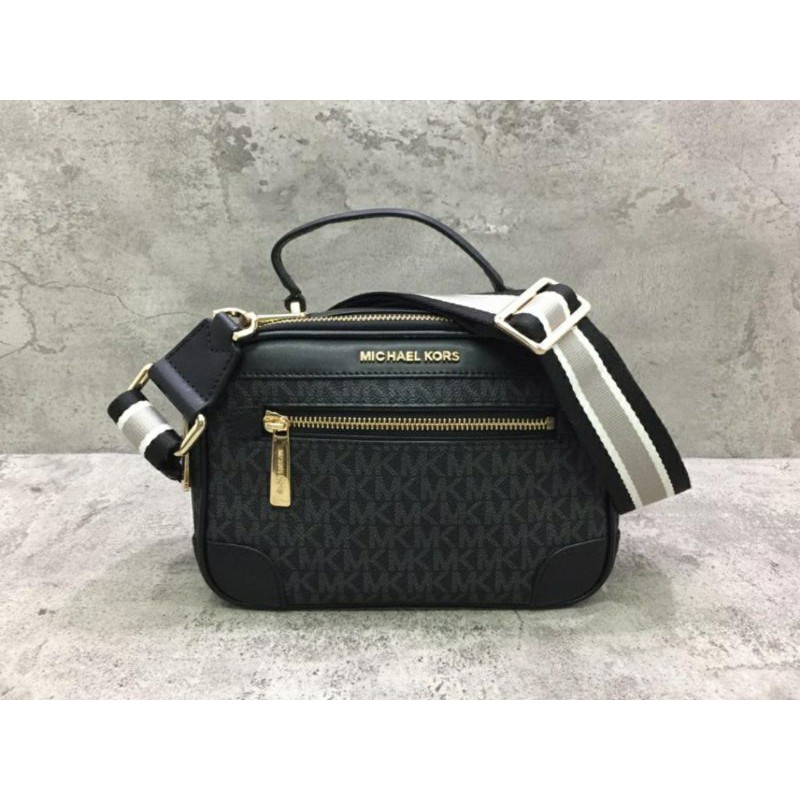 Sholderbag wanita Michael Kors monogram top handle camera bag