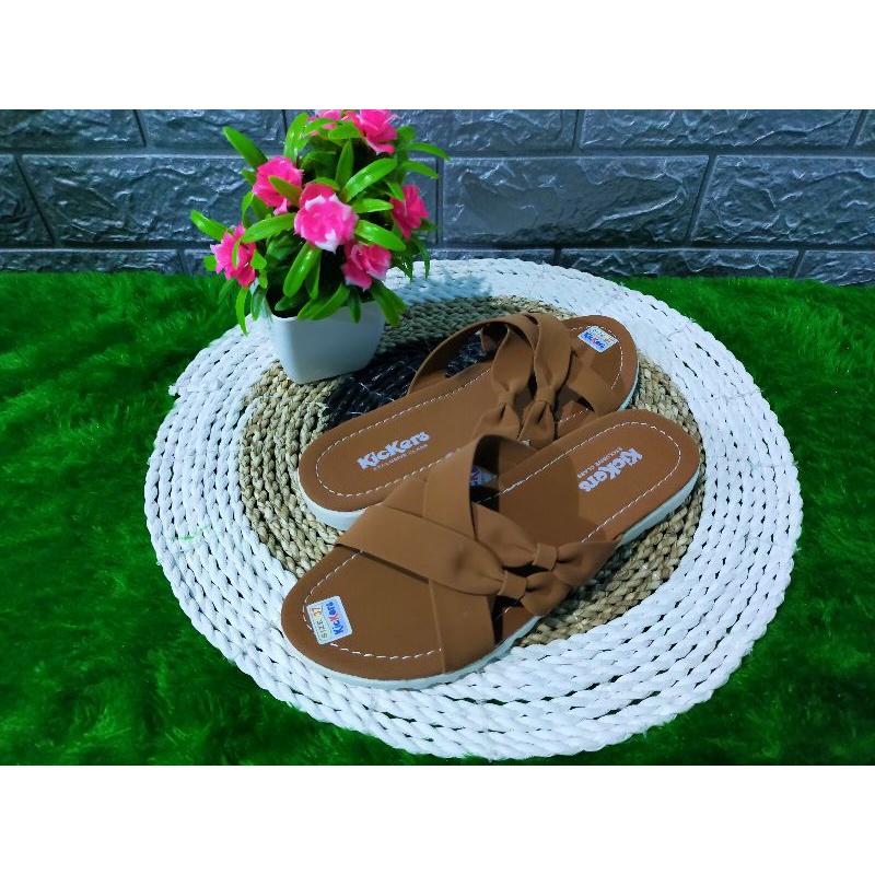 sandal wanita kickers flat teplek