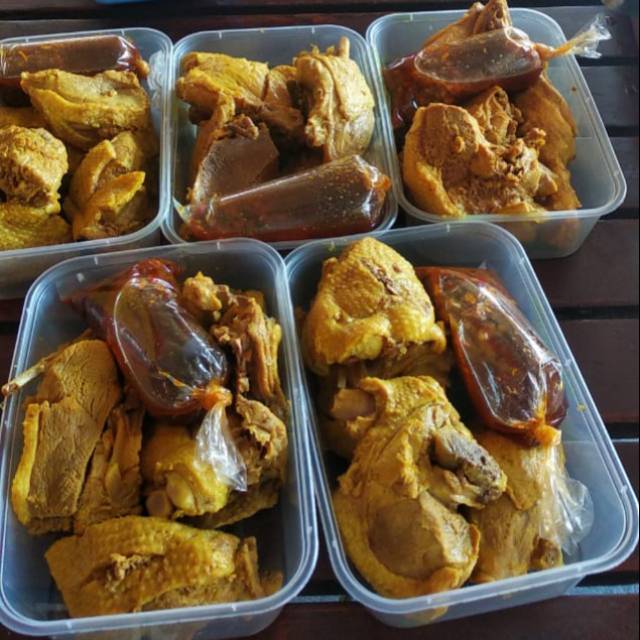 

Bebek Ungkep 1box potong 4 sudah plus sambal
