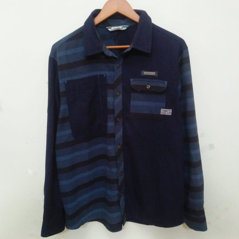 kemeja Black yak