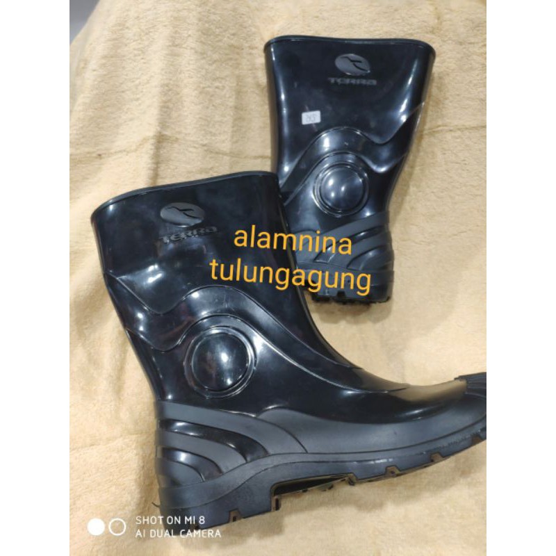 sepatu boot warna hitam merk ap model pendek untuk dewasa
