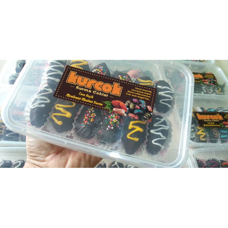 

kurma coklat