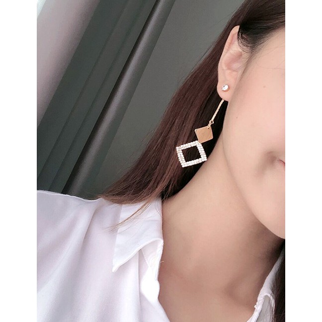 LRC Anting Tusuk Fashion Golden Geometric Tassel Earrings With Diamonds D73215