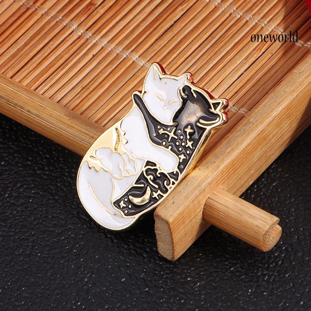 OW@ Brooch Black White Hugging Cats Enamel Alloy Denim Jacket Collar Badge Brooch Pin for Clothes Collar