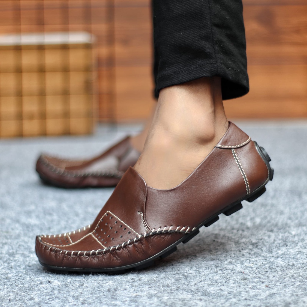 MONRA Sepatu Kasual Slip On Pria Kulit Asli Trendy Kekinian Pantofel Kerja Kantor Murah Anti Slip