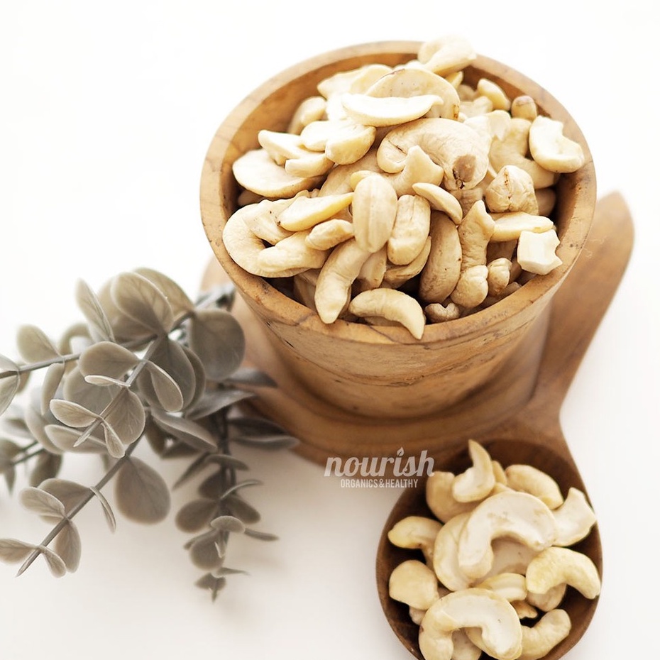 Kacang Mede Belah (Cashew Pieces) 1 kg