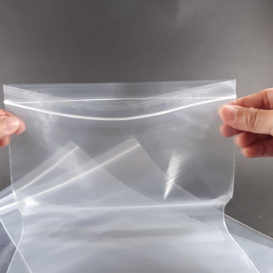 

TERBARU 4.4 PLASTIK KLIP / ZIPLOCK 35 X 45 CM ISI 10 LBR - PLASTIK KLIP JAKET HOODIE terbaik