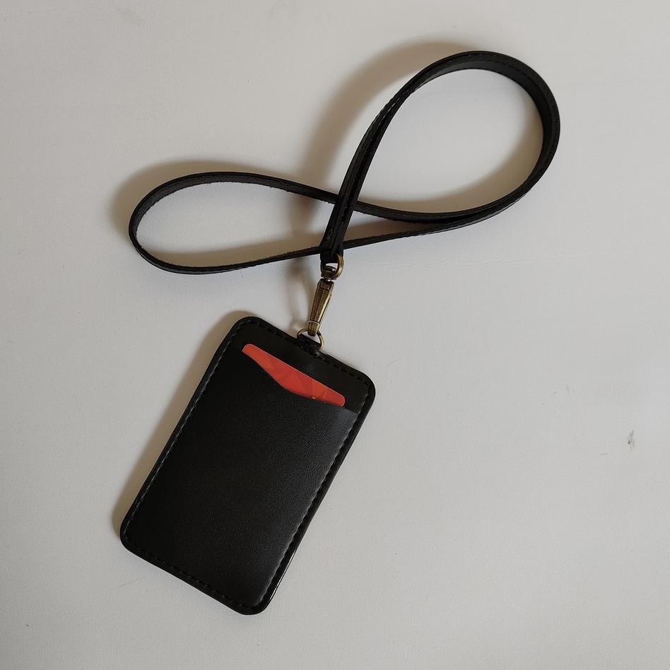 

Sangat Nyaman.. Name Tag ID Card Holder Kulit Lanyard TERBARU.