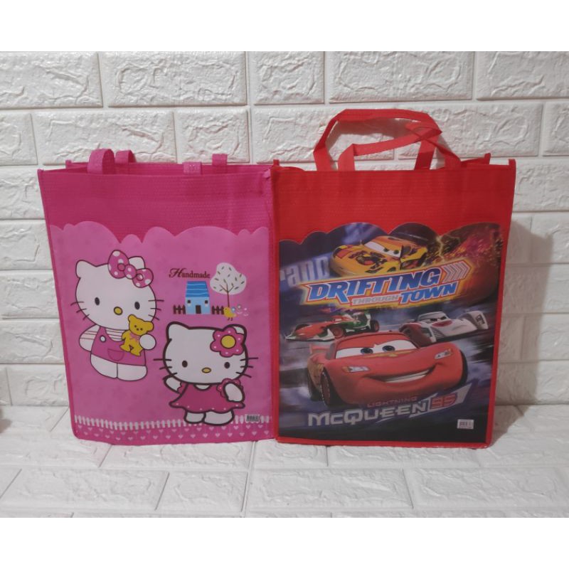 

TAS TENTENG KARAKTER / GOODIE BAG SOUVENIR ULANGTAHUN