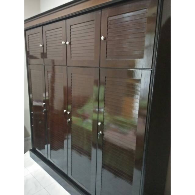 Lemari 4 pintu