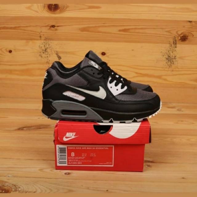 nike air max 90 essential black wolf grey