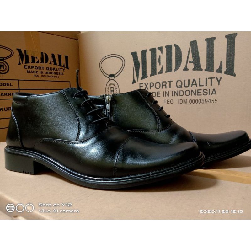 SEPATU PRIA PDH SEMI BOOTS KULIT ASLI POLRI TNI SECURITY SATPAM FORMAL DINAS KANTOR KERJA GURU SEPATU MEDALI