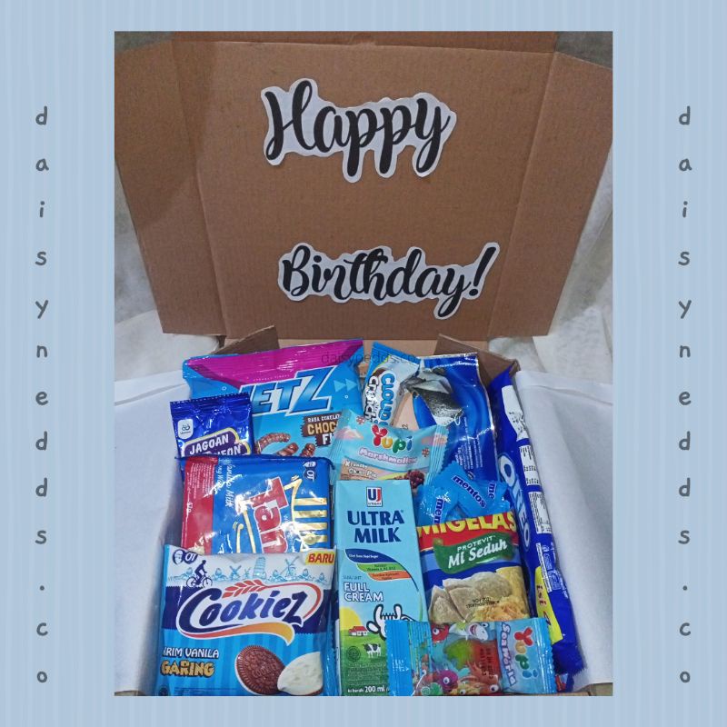

snack box [hampers/Kado/happy birthday/Kado wisuda/anniversary] PRE ORDER