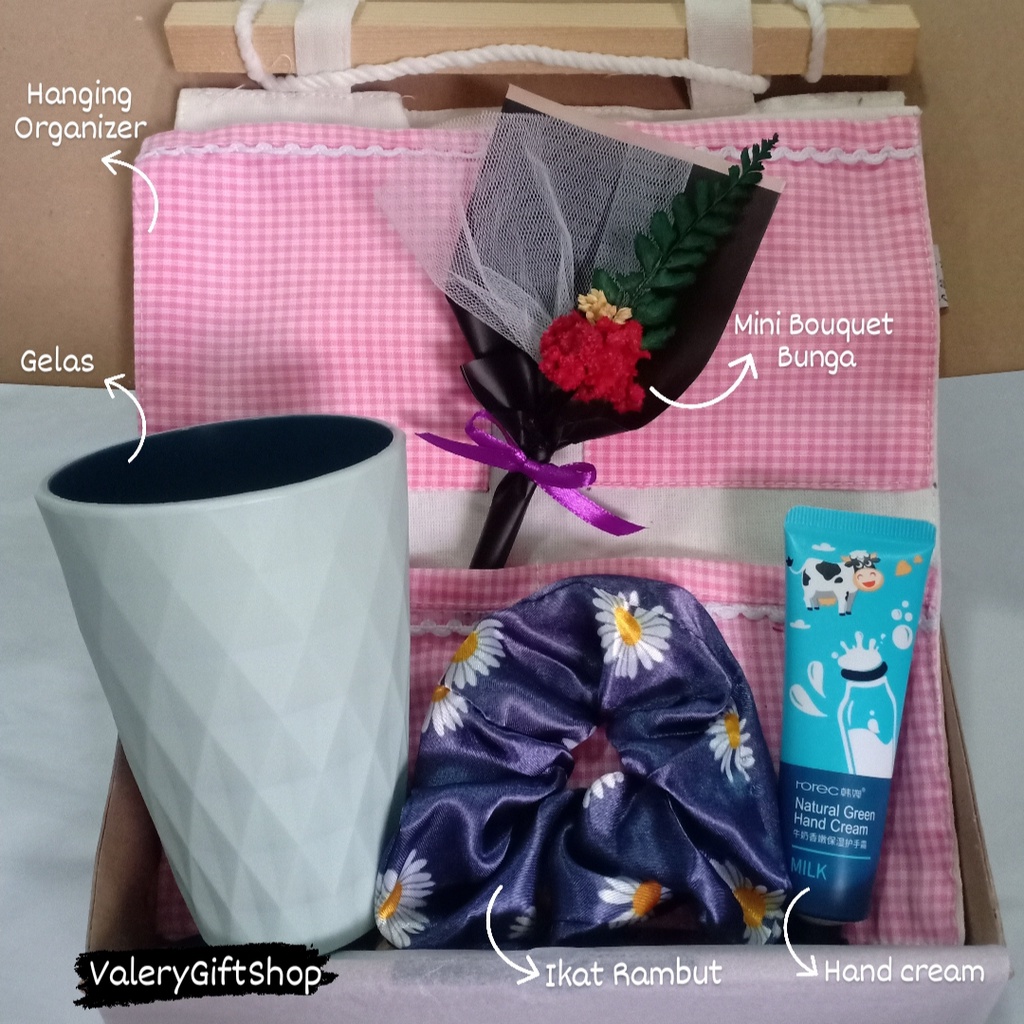 

Hampers Kado Hadiah Ulang Tahun Ultah Gift Box Cewek Cewe Anniv Pacar Teman Hamper Lucu Unik Murah