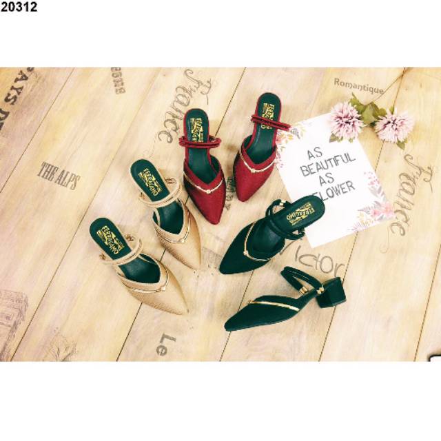 Salvatore Ferragamo Nini Strapped Shoes 20312