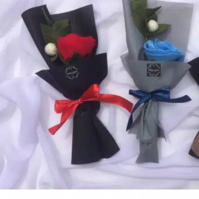 Buket bunga mawar flanel 1 tangkai