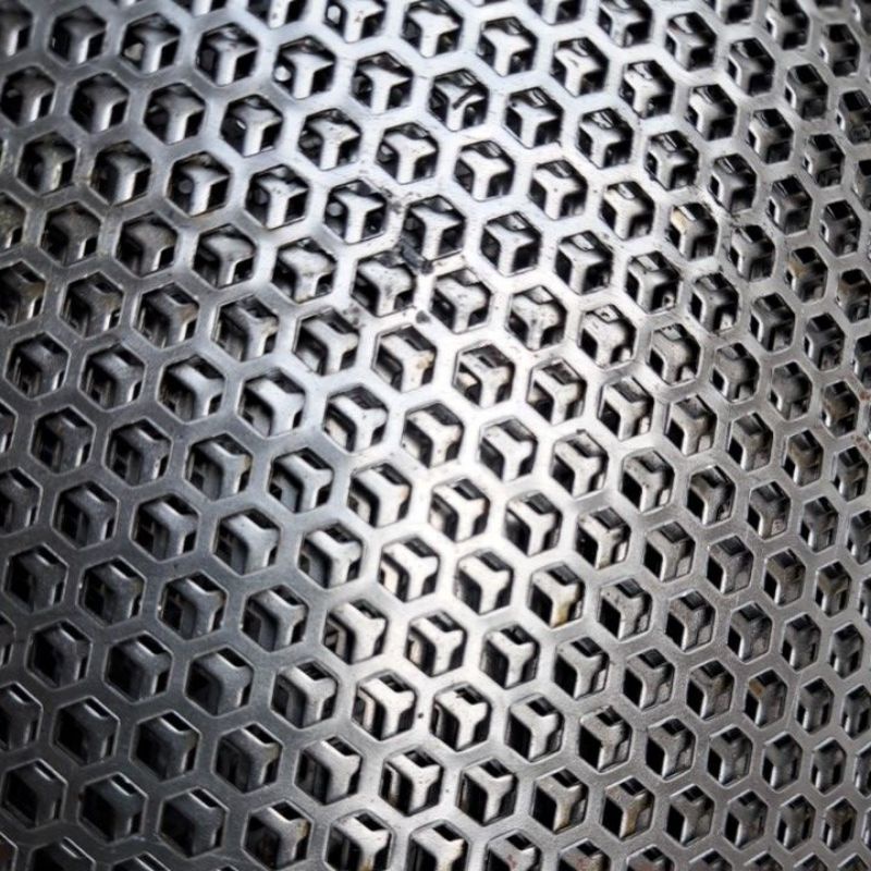 RAM TUTUP SPEAKER LUBANG SEGI 6 50X50CM