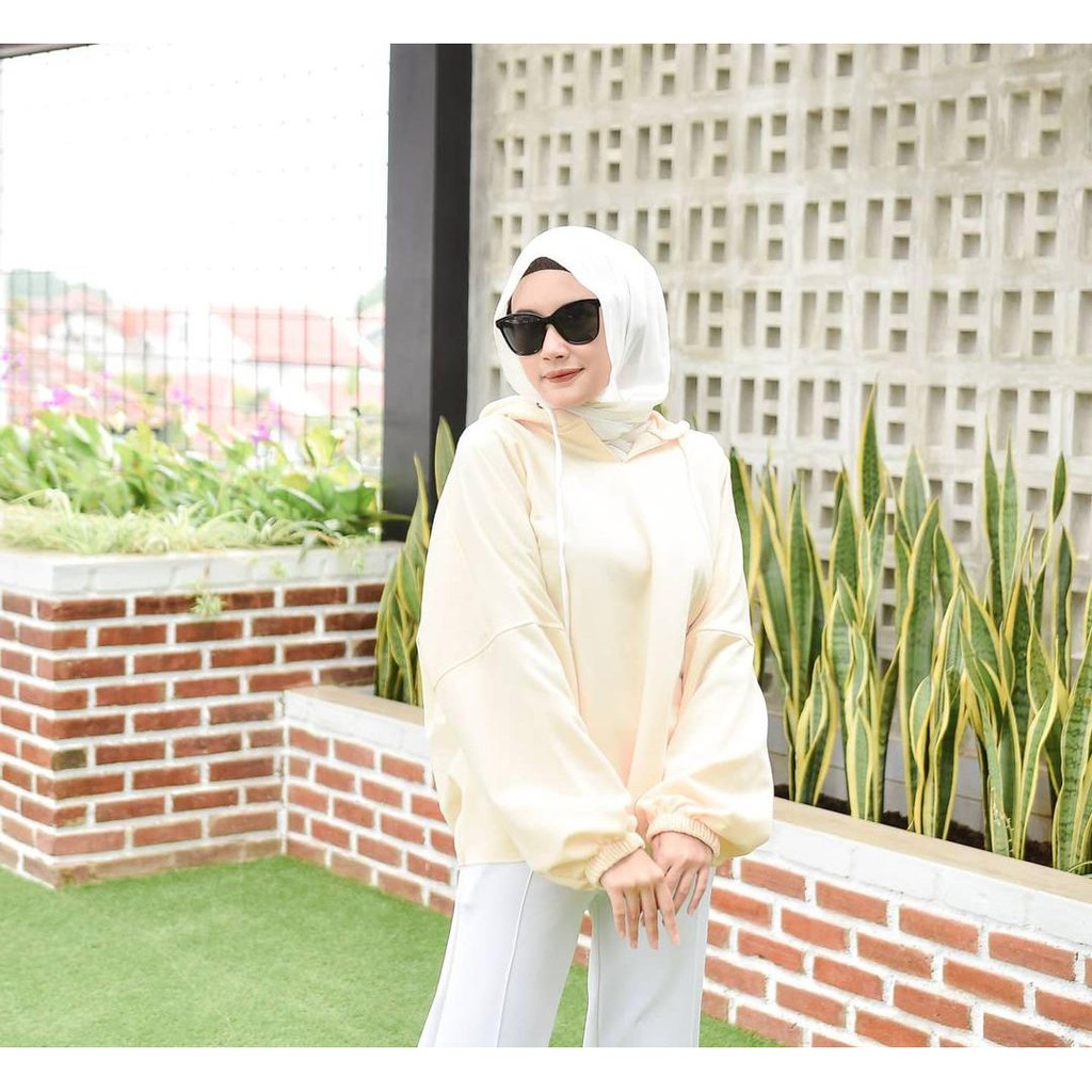V.Vara Batwing Hoodie Wanita -  Sweater Wanita Terkini-vanilla