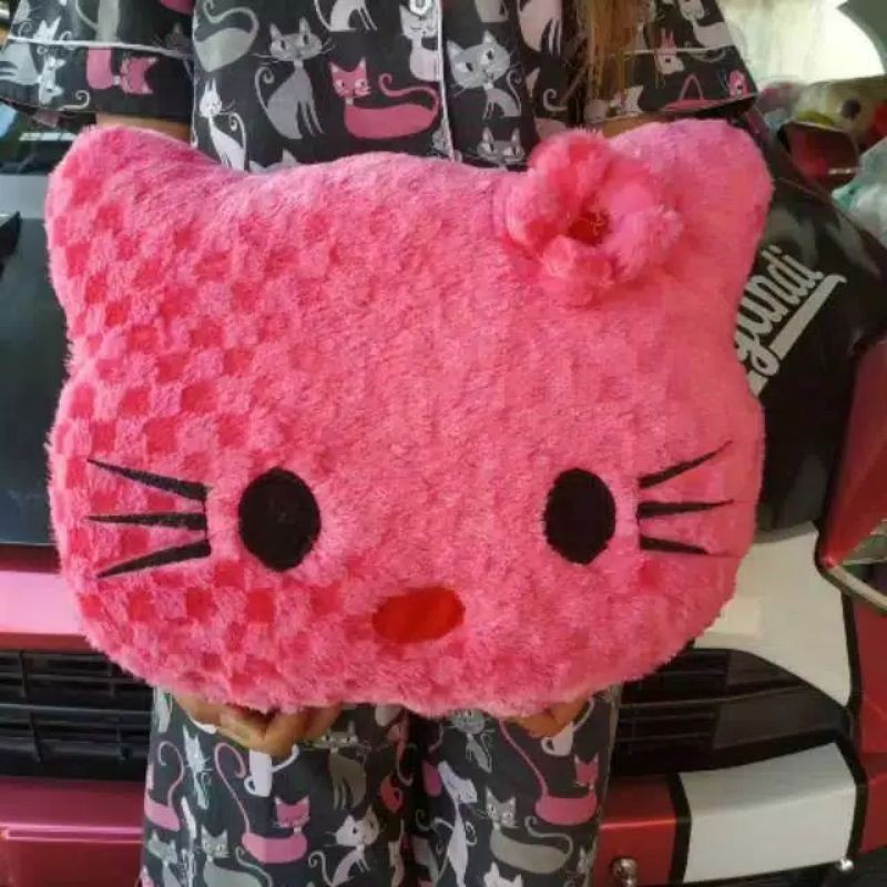 BANTAL KARAKTER HELLO KITTY / BANTAL KARAKTER 35 CM MURAH