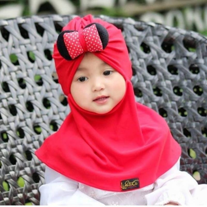 Hijab anak Azra